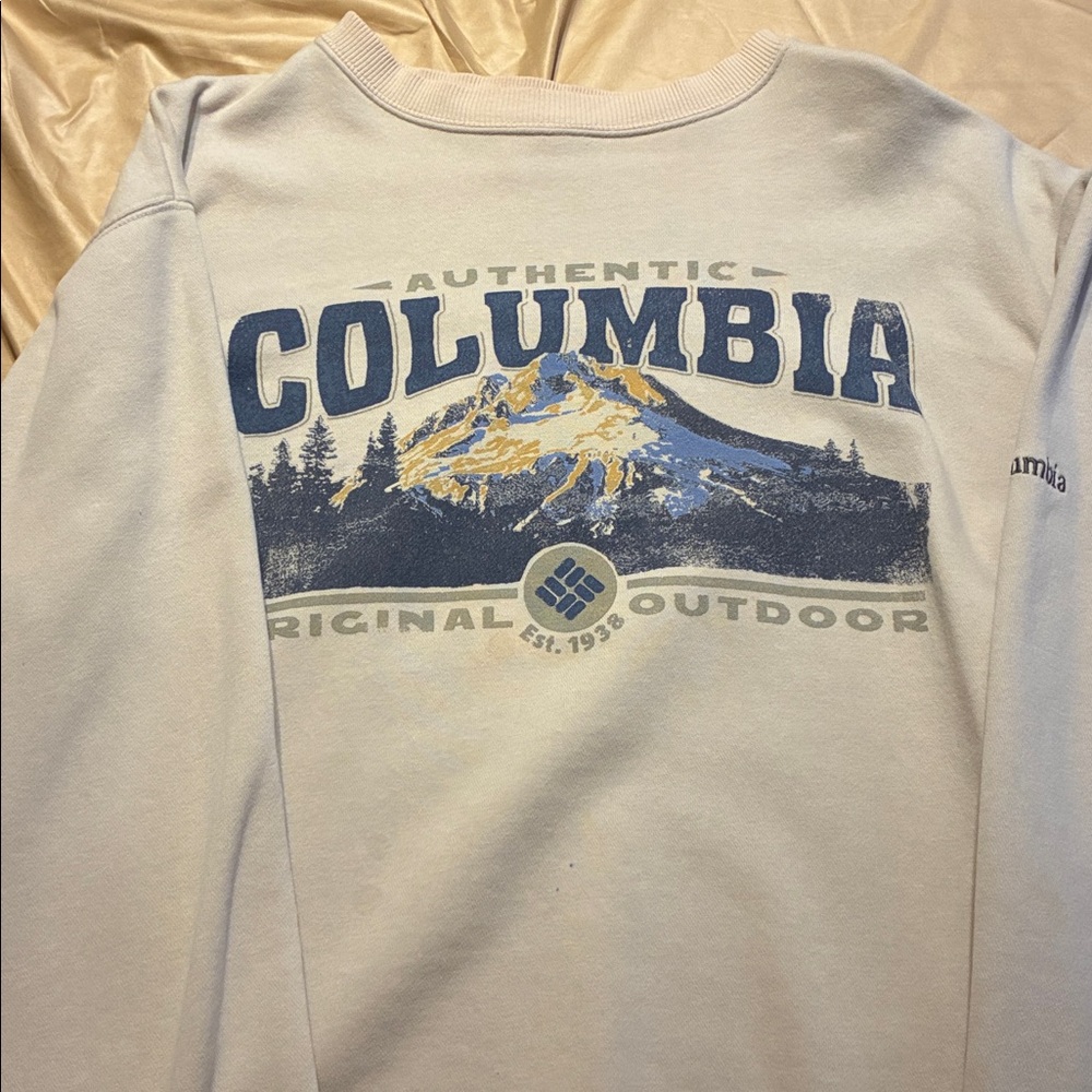 Columbia Blue Graphic Sweatshirt vintage